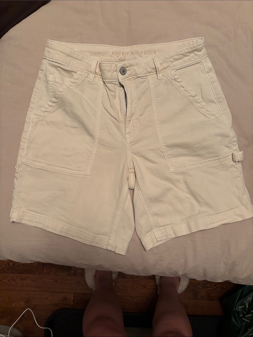 American Eagle Outfitters Women's Cream Utility Shorts size 6